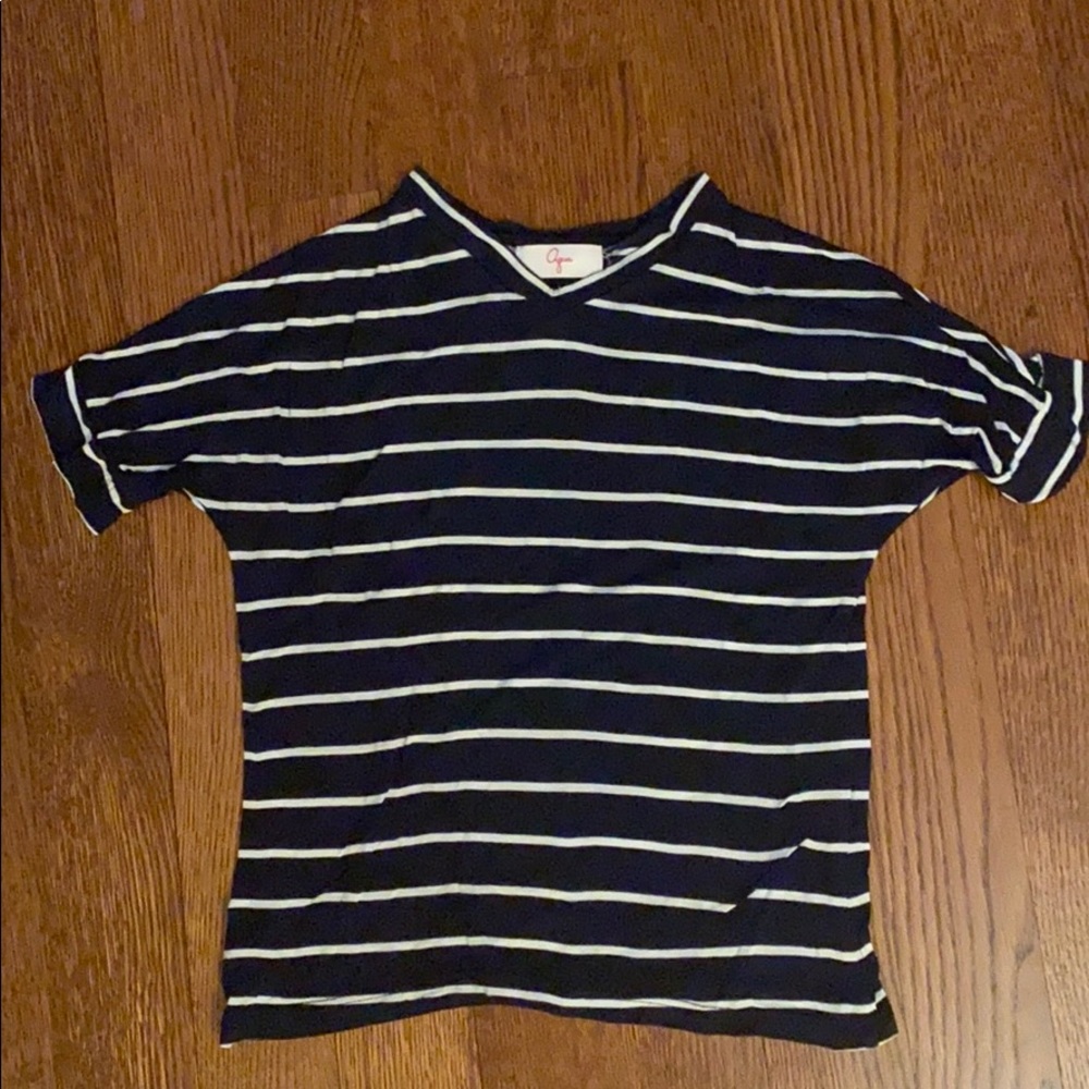 Short sleeve striped shirt